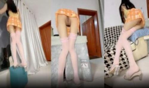 激情玩弄小姨子的剃逼骚毛 床上扣舔爆操 爽得小骚鸡直喊着射里面